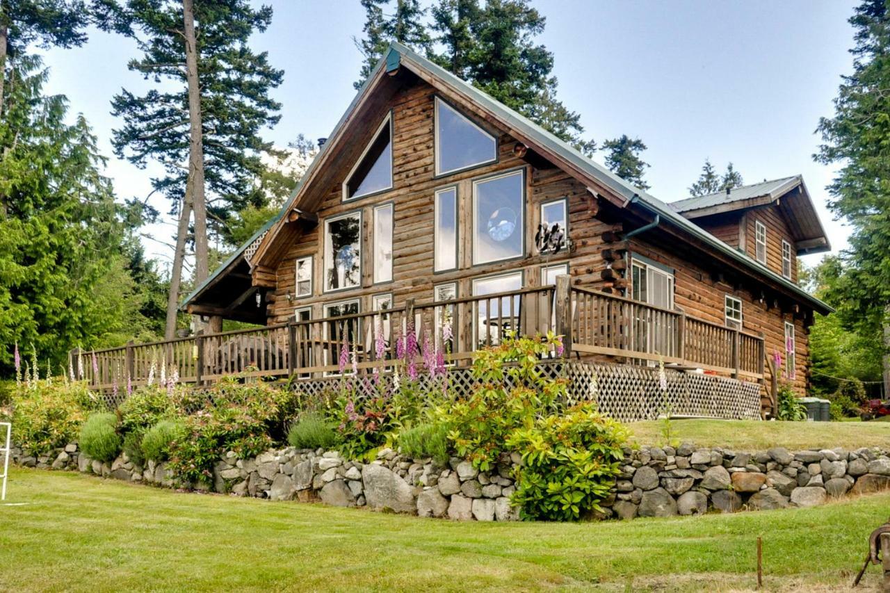 Log Home On Lopez-Spencer Spit Port Stanley Exteriér fotografie
