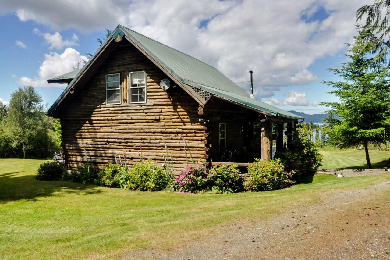 Log Home On Lopez-Spencer Spit Port Stanley Exteriér fotografie
